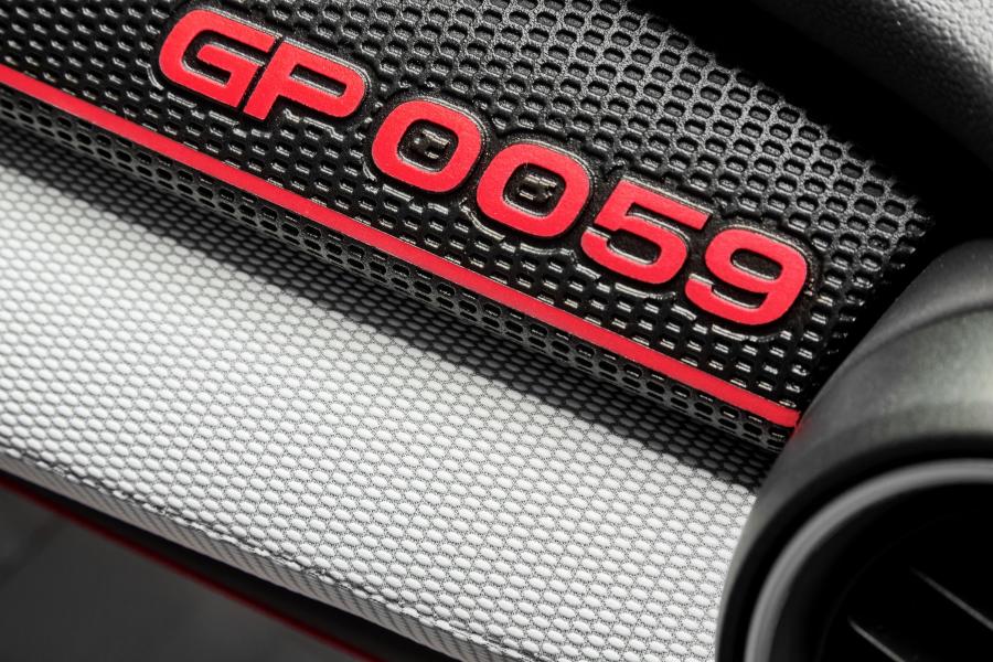 Логотип Mini John Cooper Works GP Concept (F56) 2017 года  (фото 59 из 63)